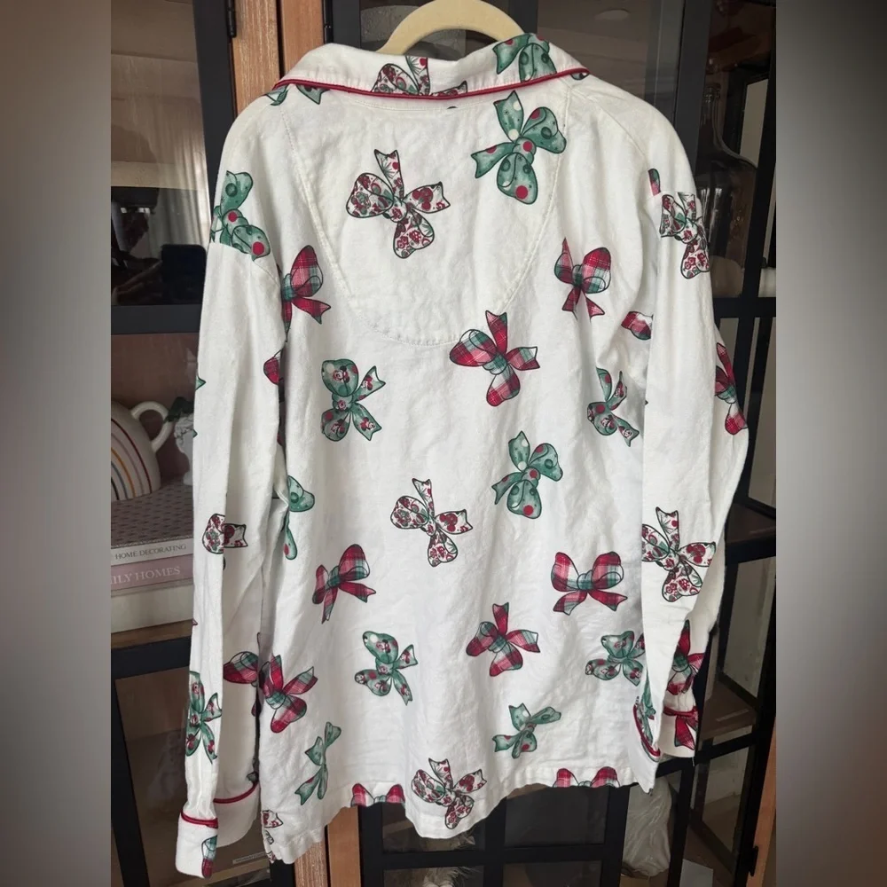Disney Parks Pajamas shirt Christmas Holiday Retro Mickey Bows long holidays - Picture 6 of 8